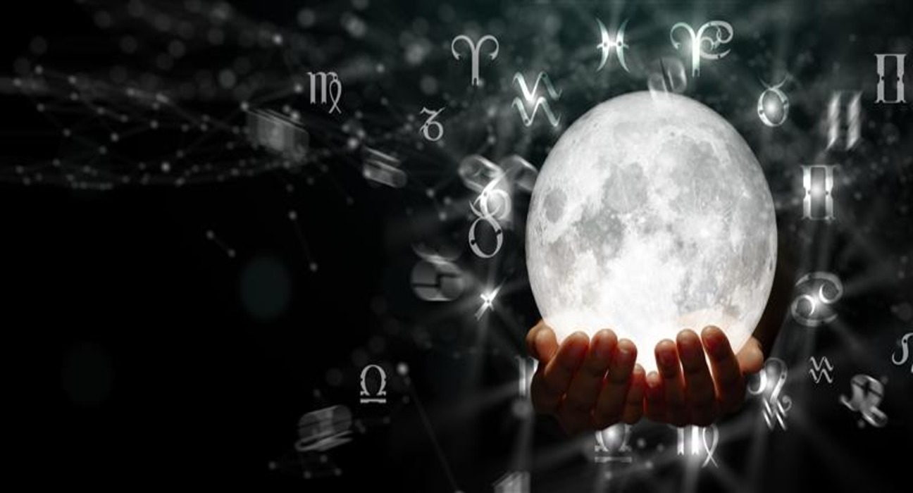 The Moon in Astrology: The Mirror of Emotion and Intuition